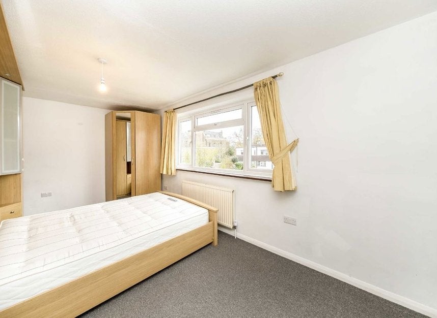 House Anderton Close in Greater London