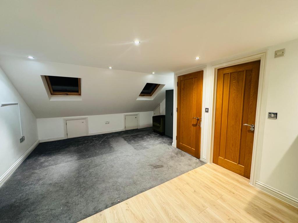 Room Cambridge Road in London