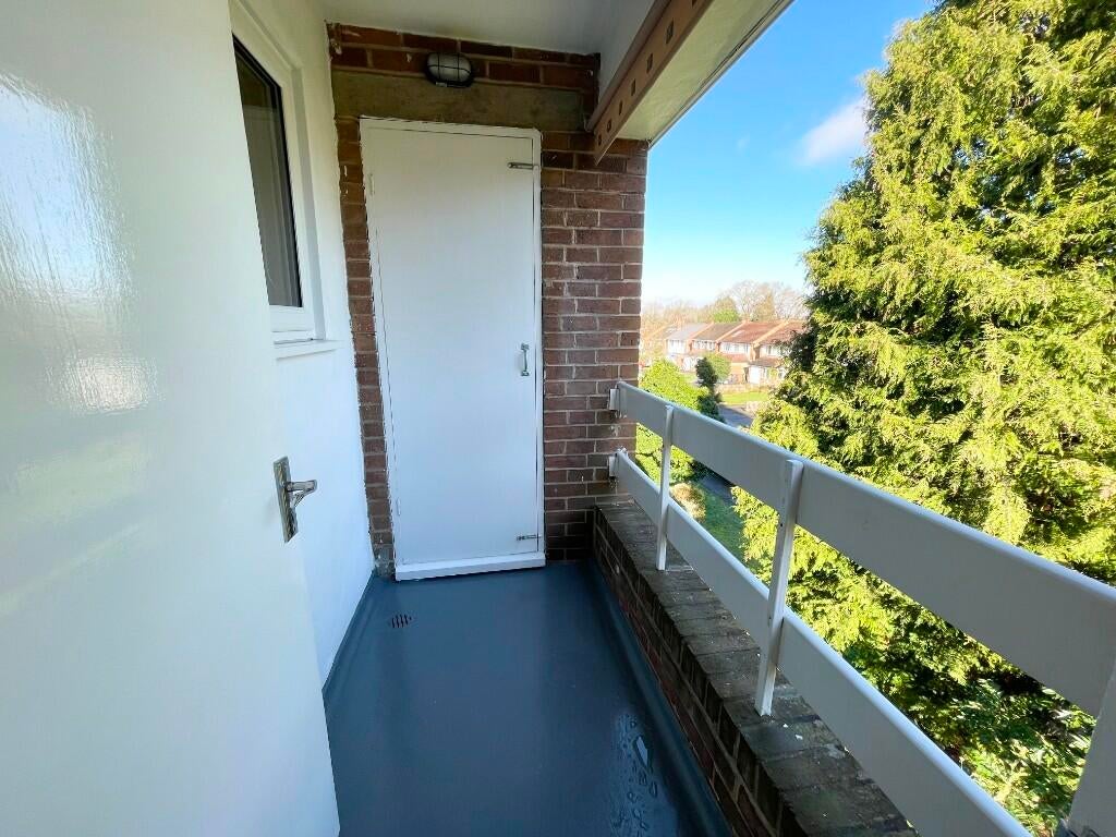 Flat Kingslea Road in Metropolitan Borough of Solihull