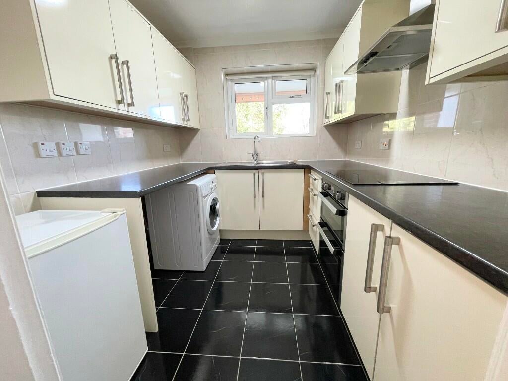 Flat Kingslea Road in Metropolitan Borough of Solihull