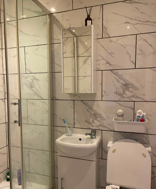 Room Fulham Palace Road in Greater London