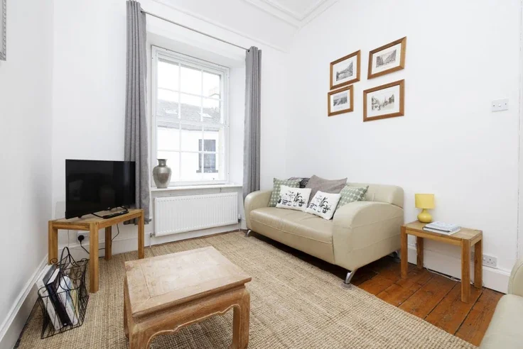 Flat Sugarhouse Close in City of Edinburgh