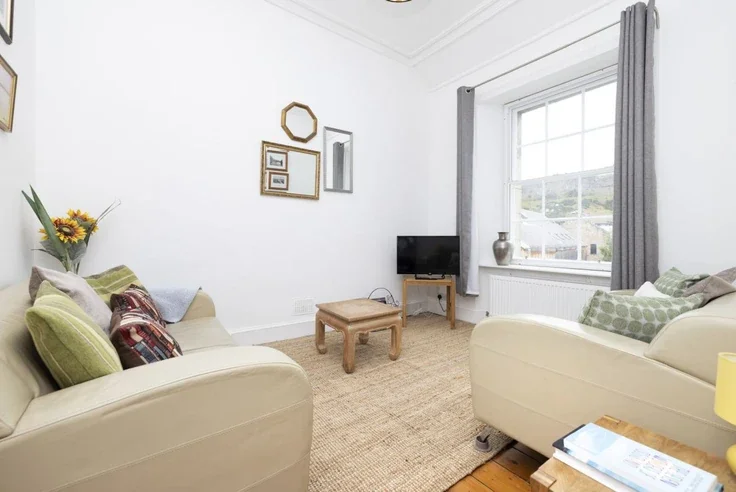 Flat Sugarhouse Close in City of Edinburgh