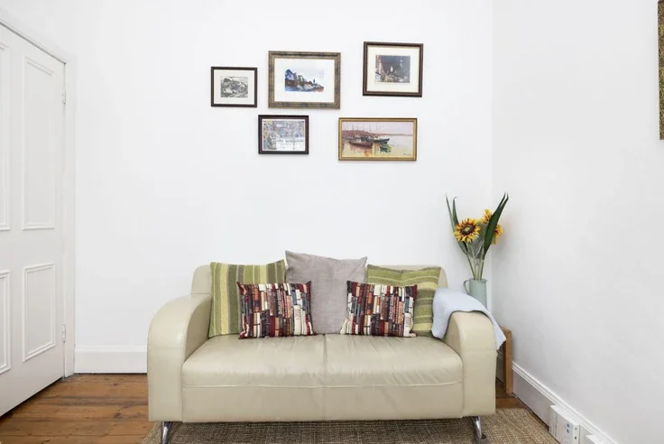 Flat Sugarhouse Close in City of Edinburgh