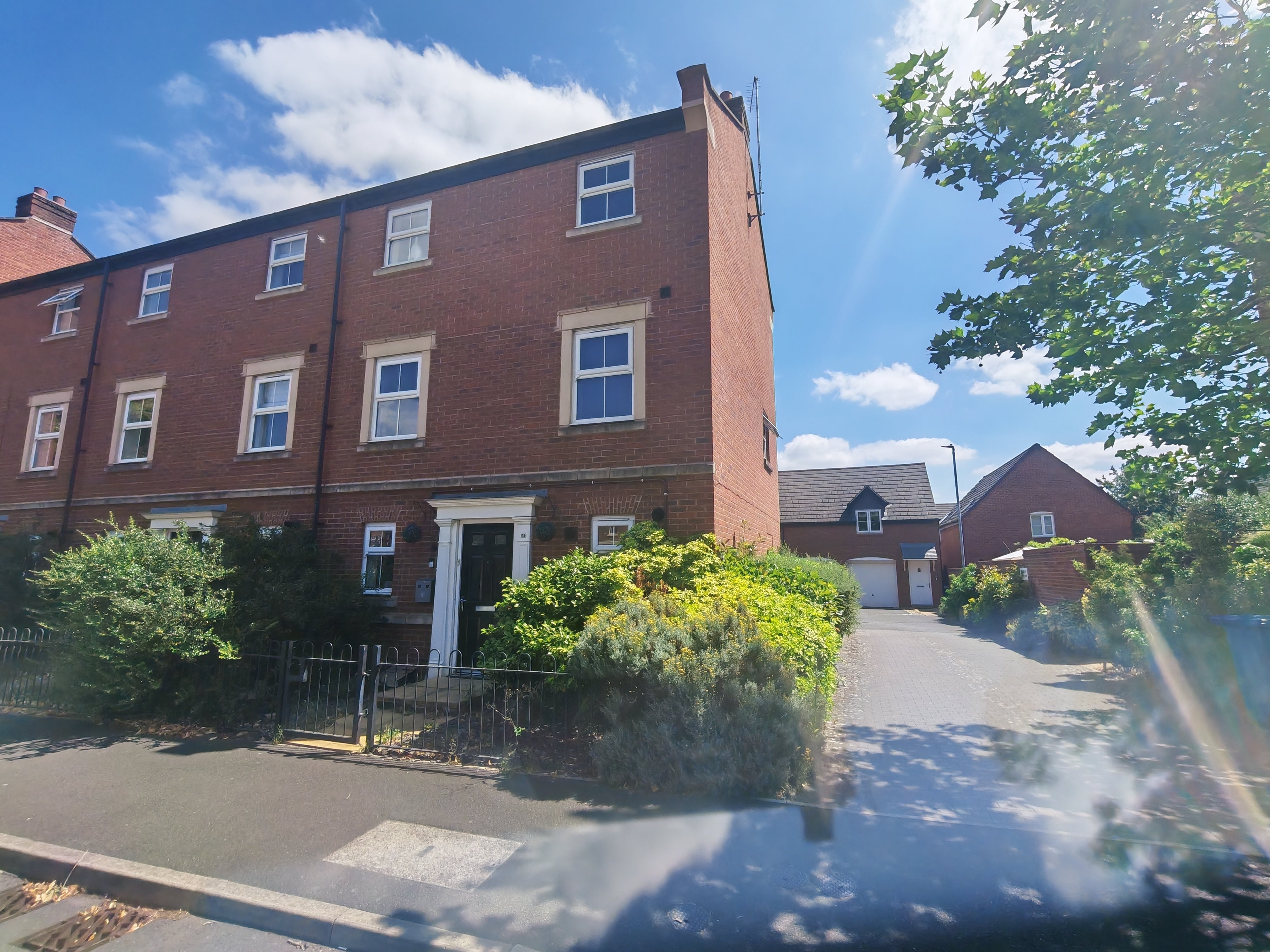 House Saint Georges Parkway in Stafford