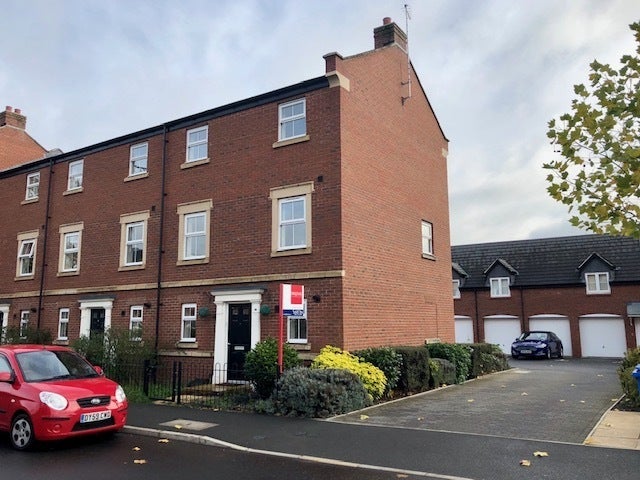 House Saint Georges Parkway in Stafford