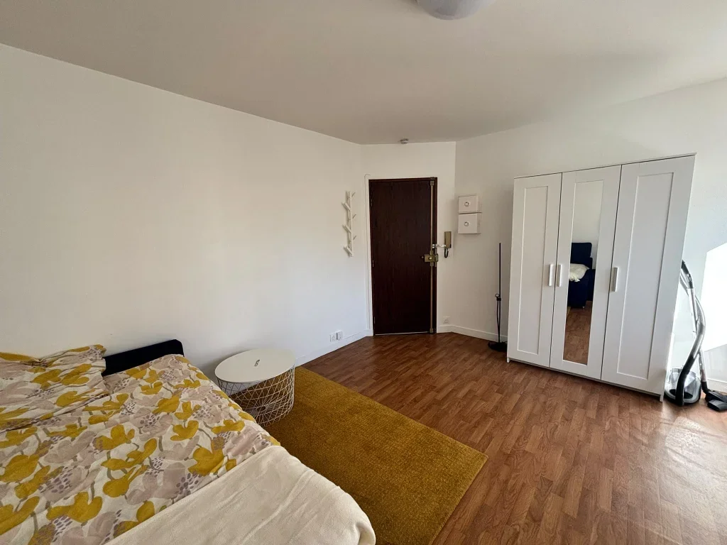 Appartement Esplanade d'Arménie à Paris
