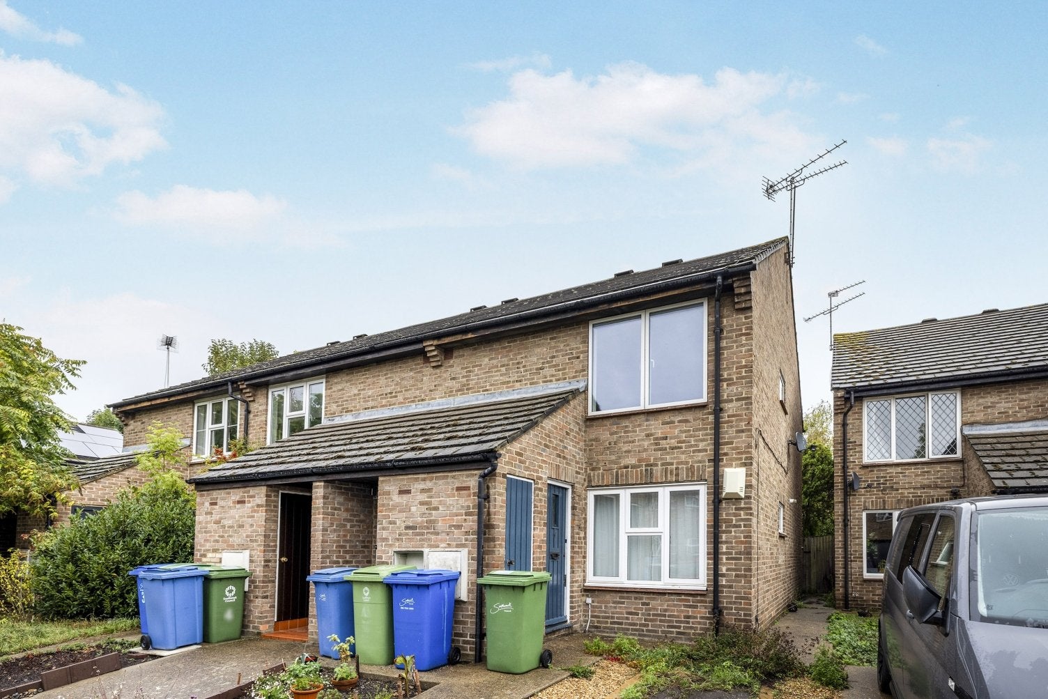 Flat Lorrimore Square in Greater London