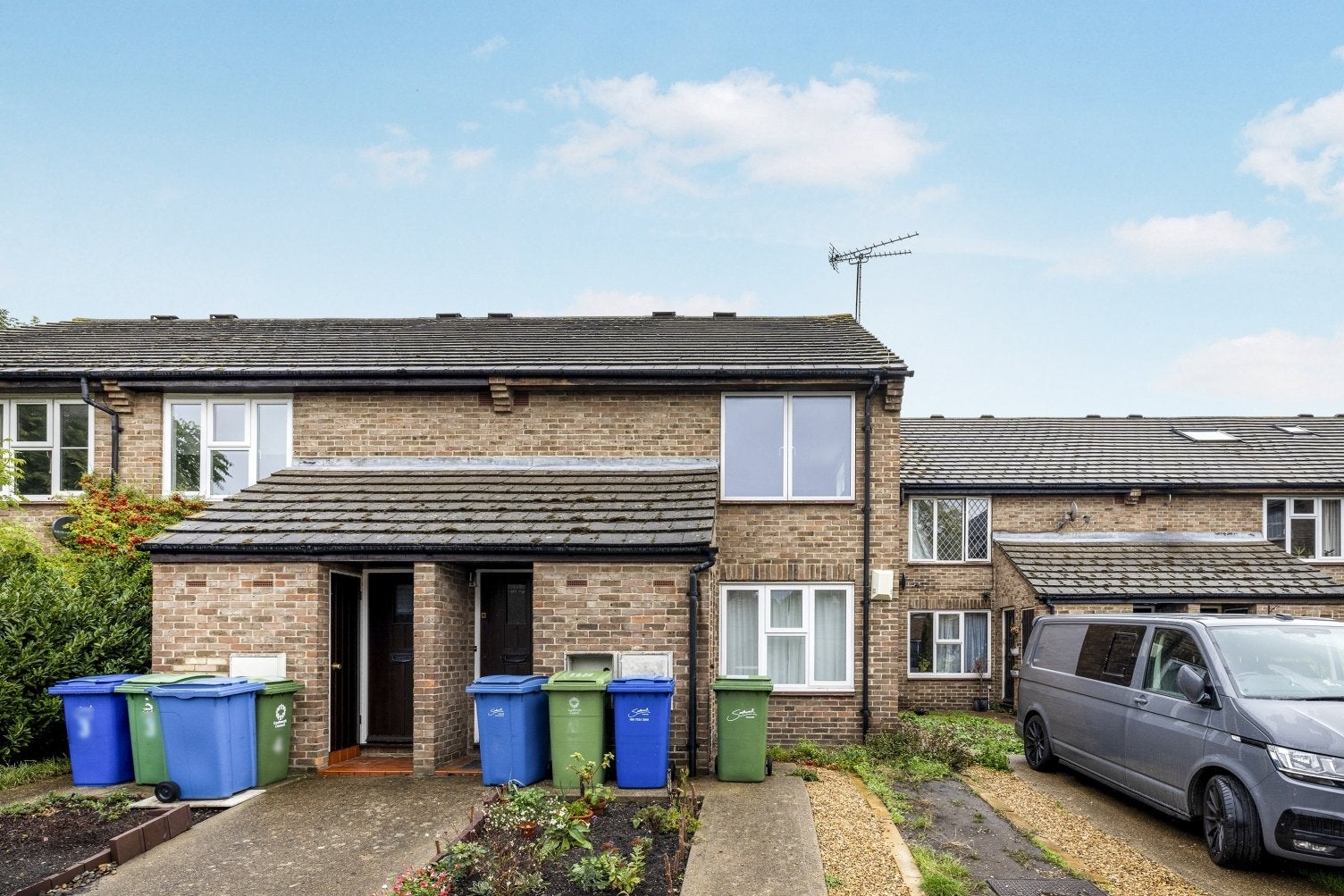 Flat Lorrimore Square in Greater London