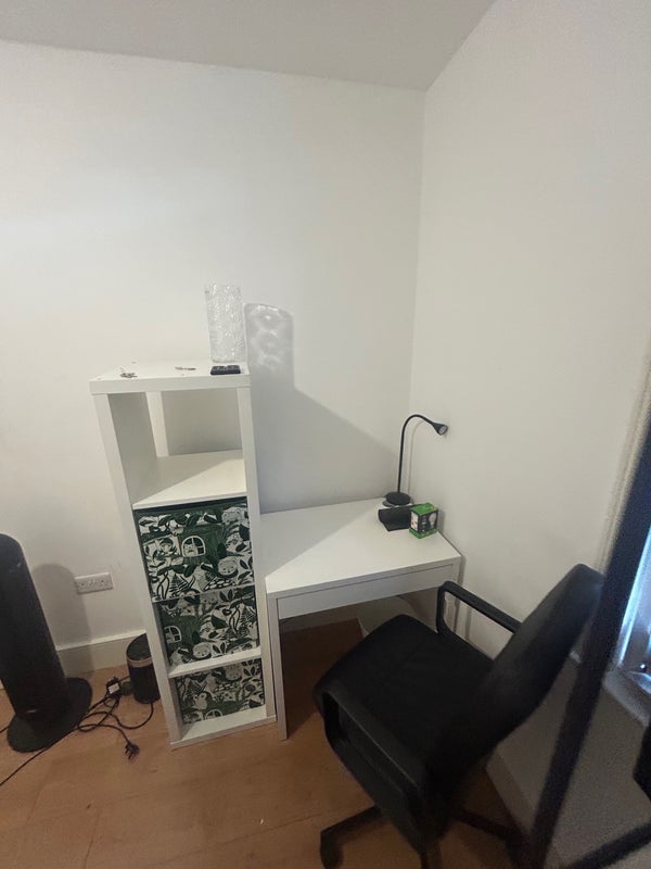 Room Parfett Street in Greater London