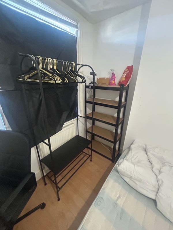 Room Parfett Street in Greater London