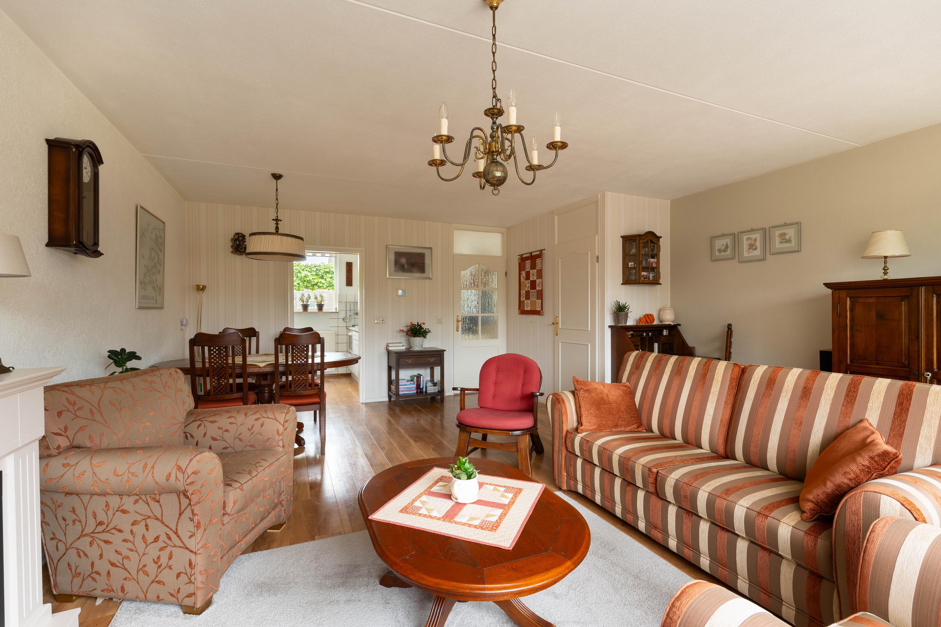 Tussenwoning te koop: Kerkhoek 8, Ouddorp