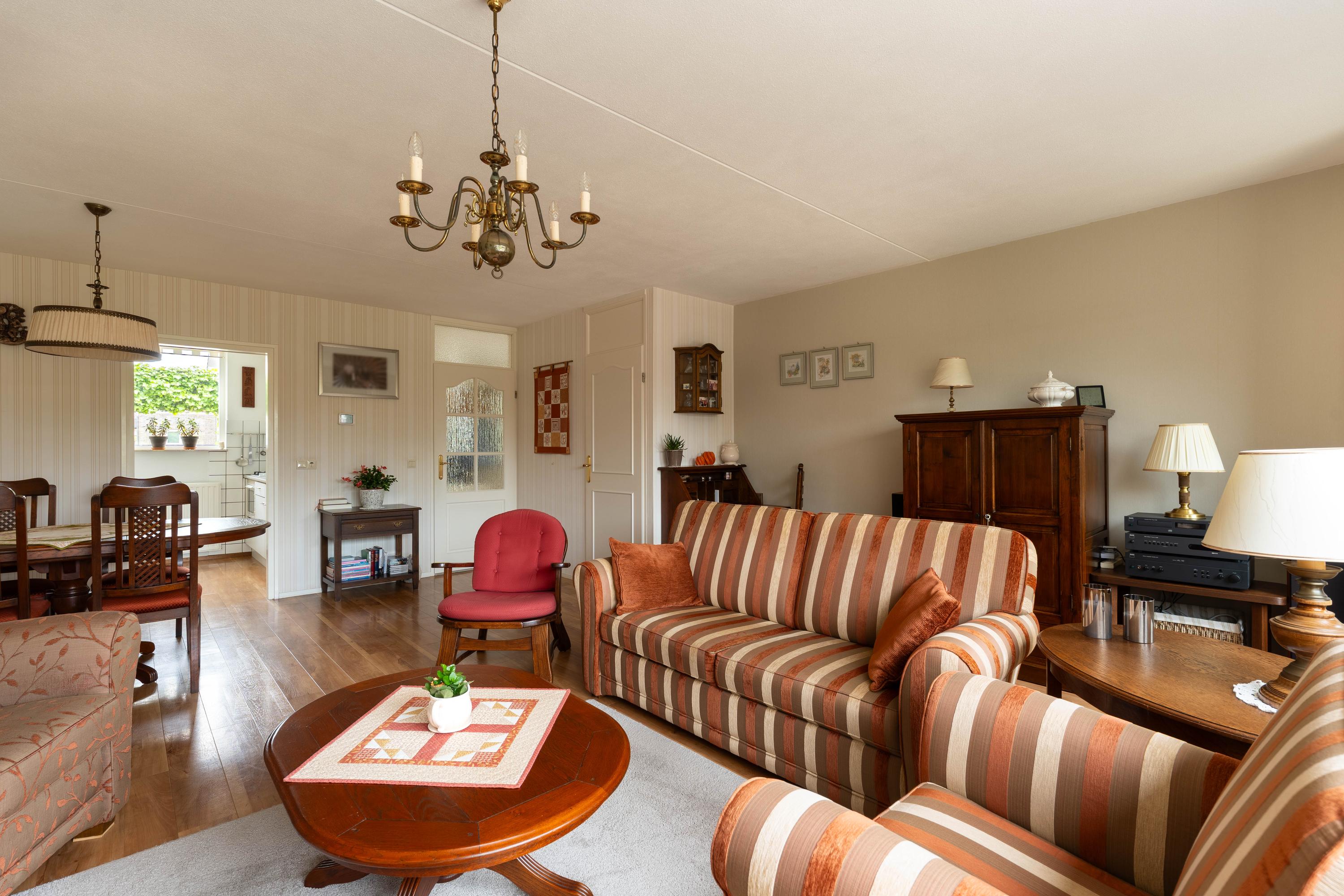 Tussenwoning te koop: Kerkhoek 8, Ouddorp
