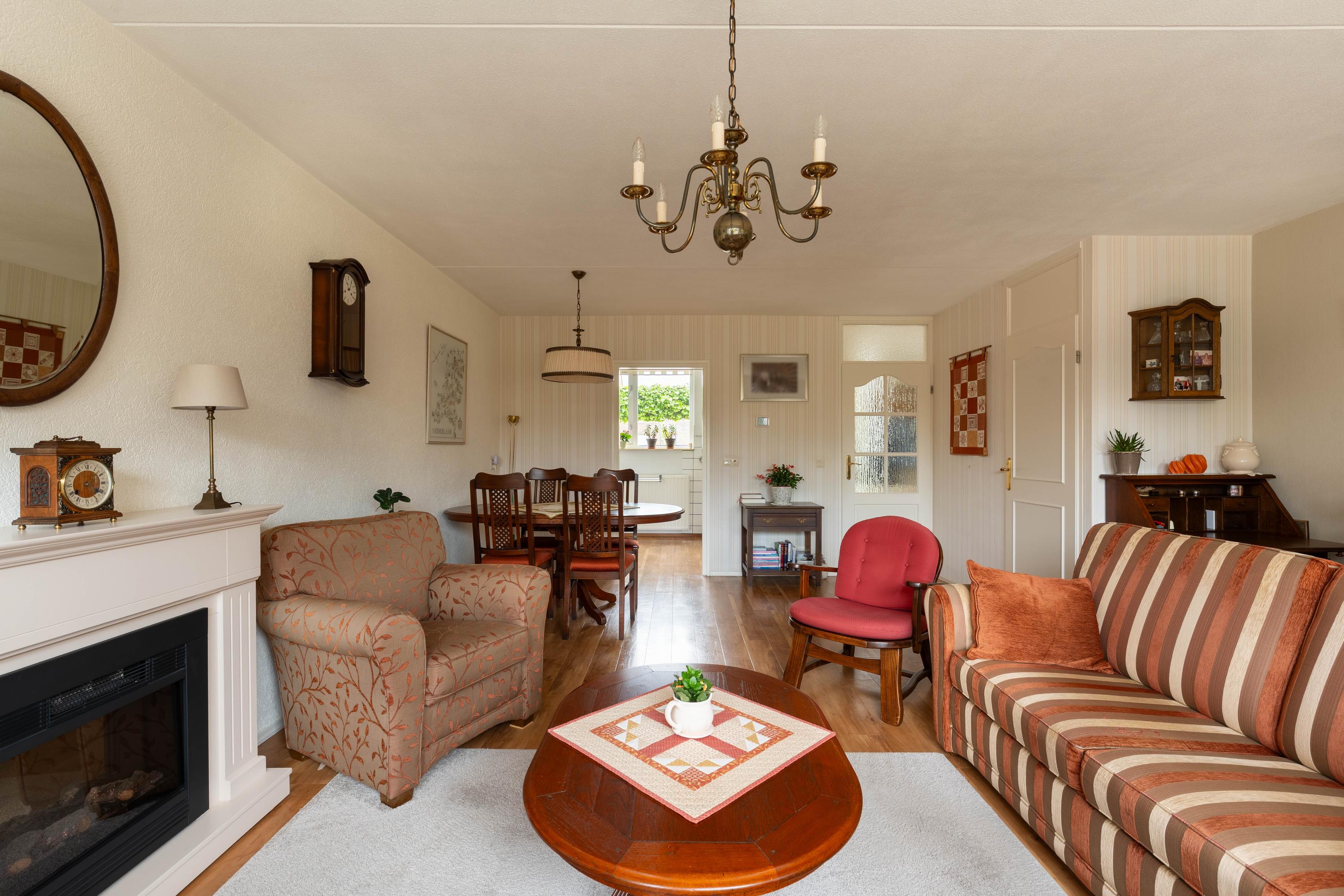 Tussenwoning te koop: Kerkhoek 8, Ouddorp