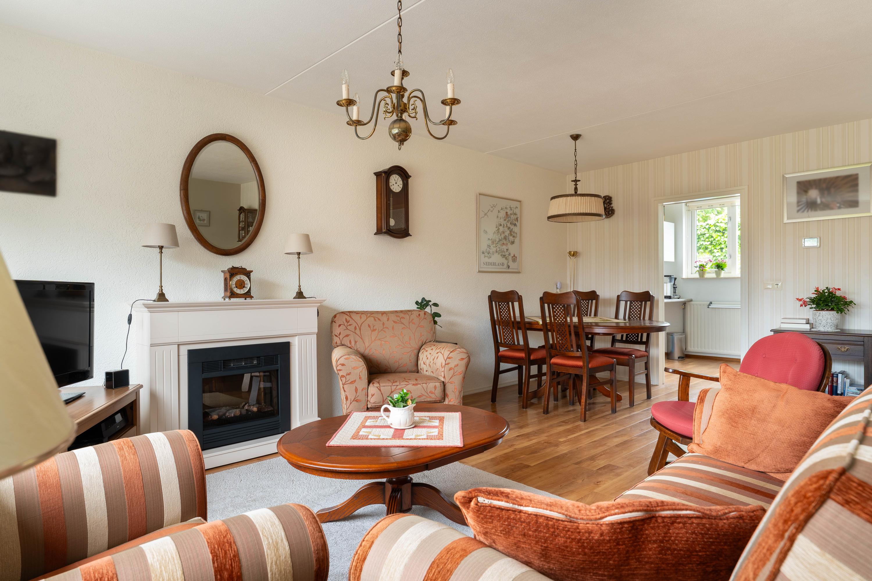 Tussenwoning te koop: Kerkhoek 8, Ouddorp