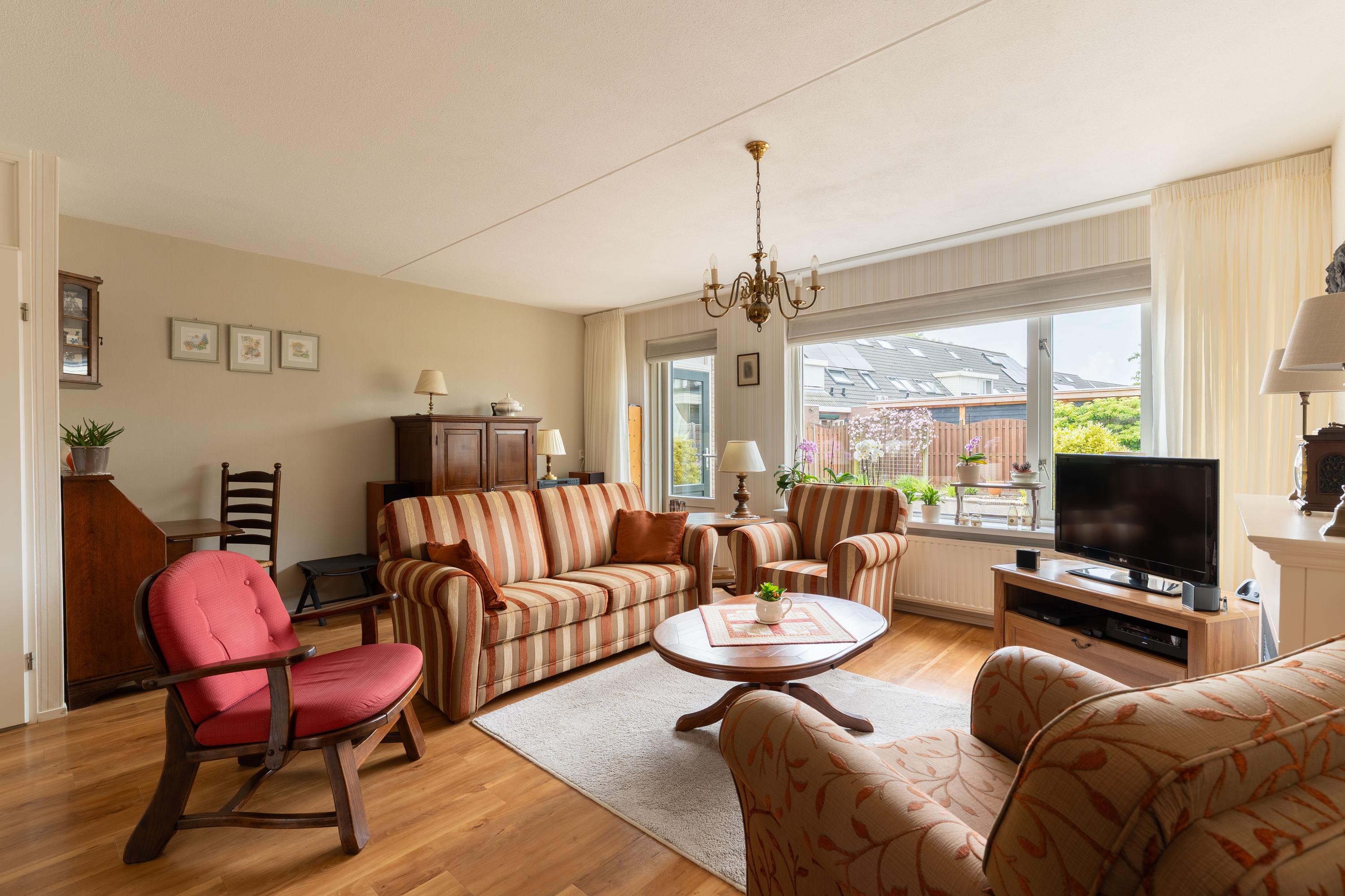 Tussenwoning te koop: Kerkhoek 8, Ouddorp