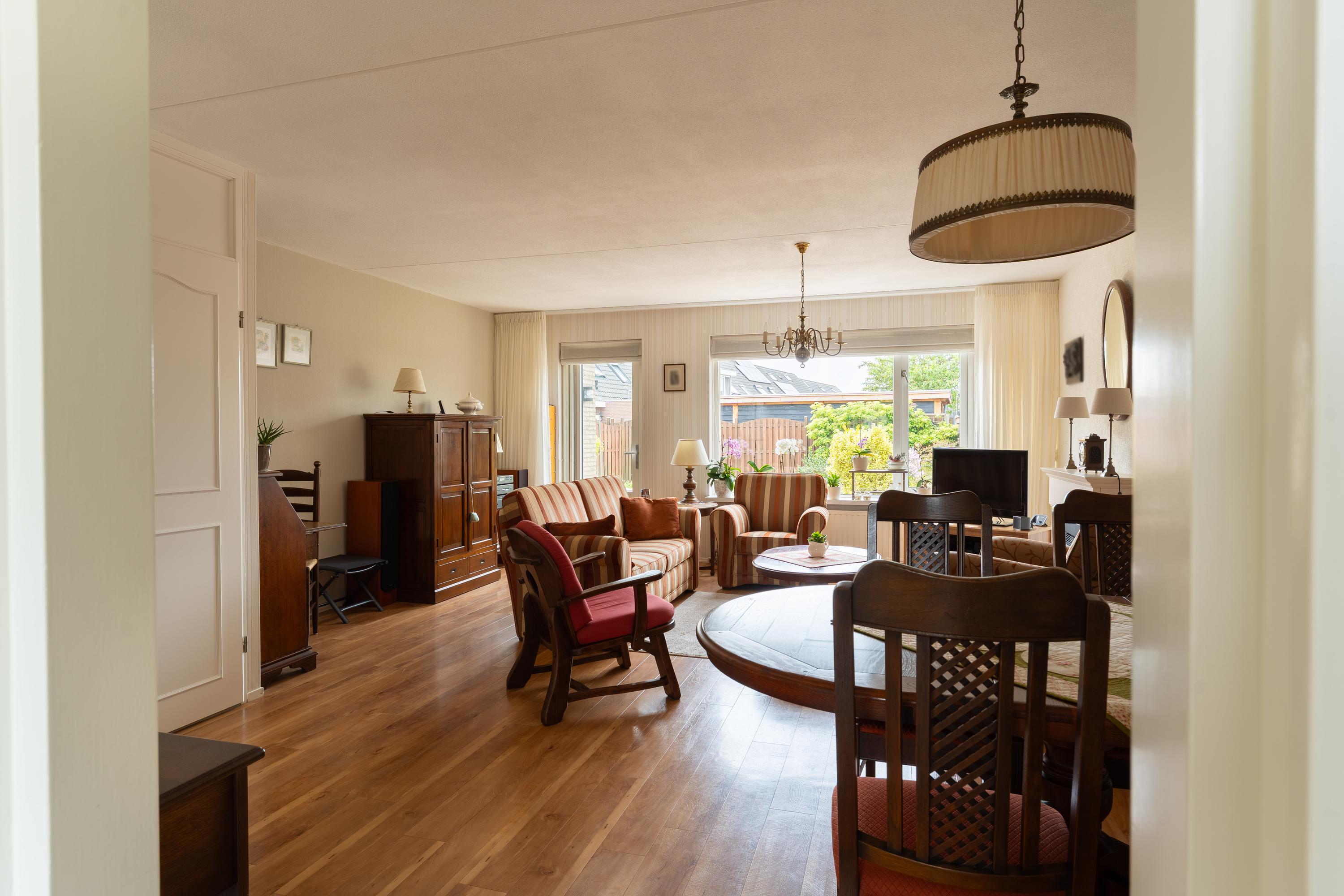 Tussenwoning te koop: Kerkhoek 8, Ouddorp