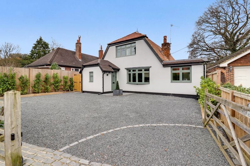 House Updown Hill in Surrey Heath