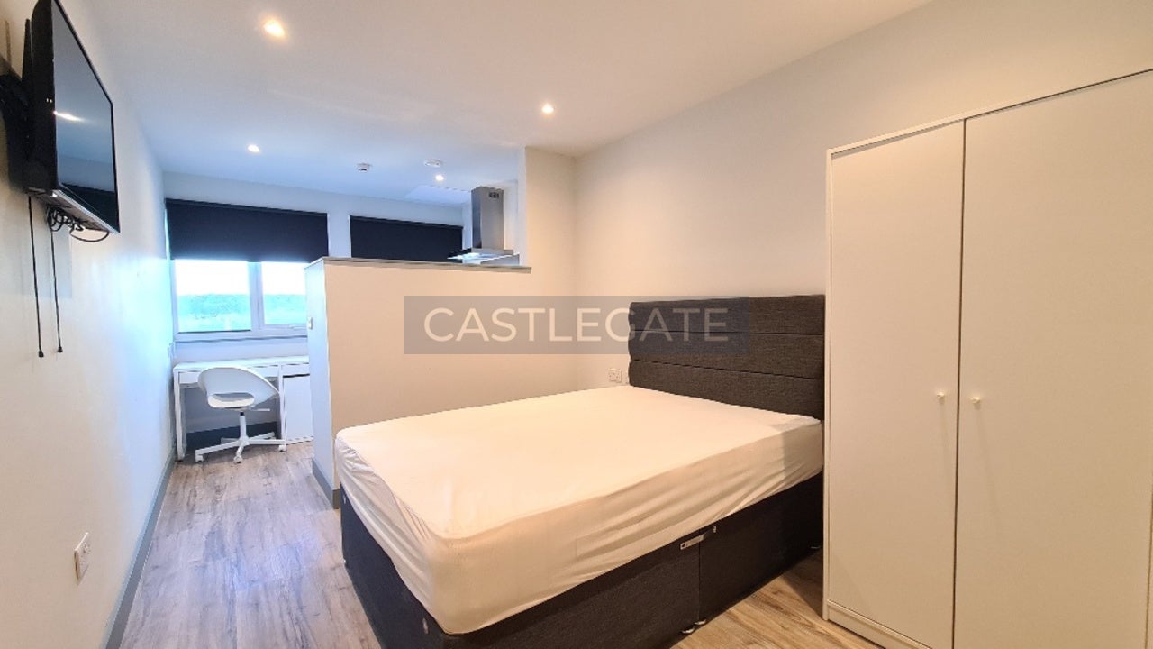 Flat New Street in Kirklees