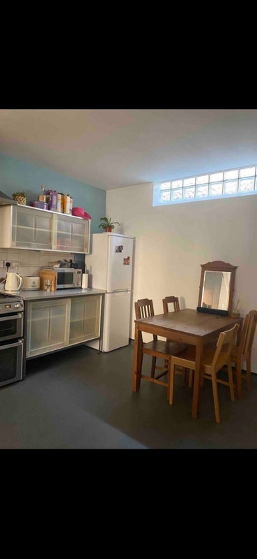 Room Kingsland Road in Greater London