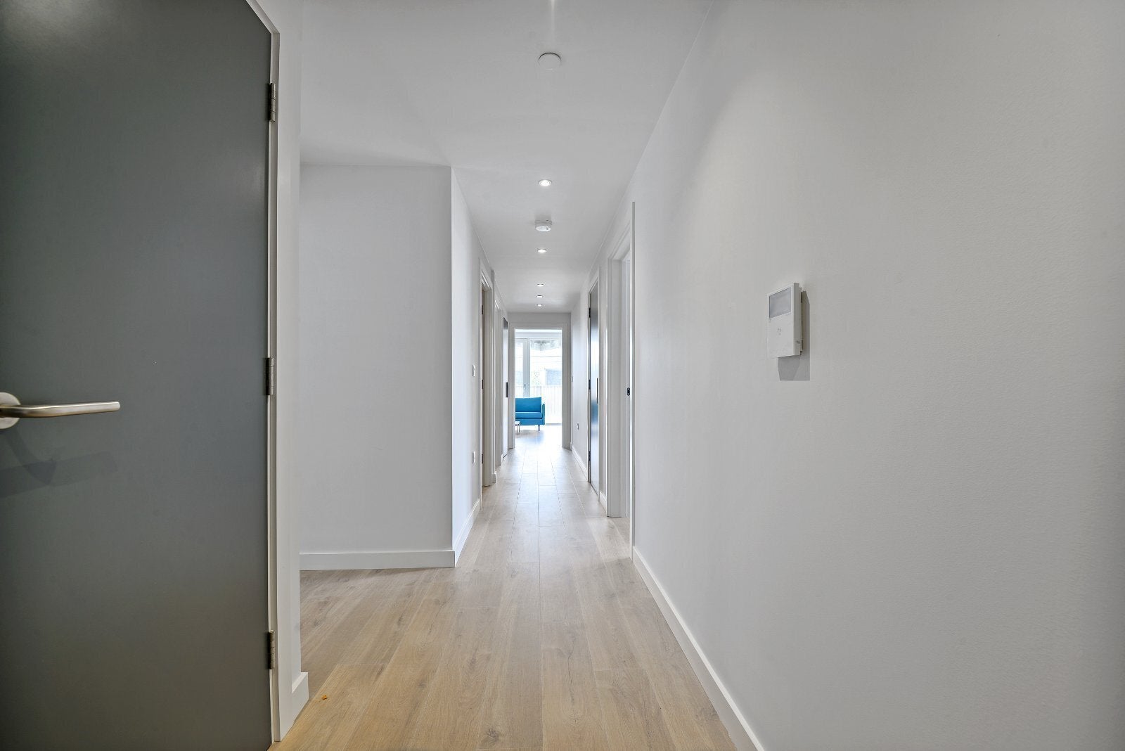 Flat Parkes Street in Greater London