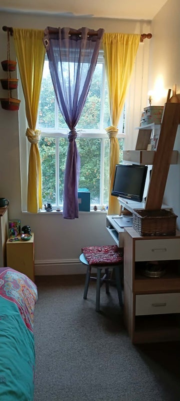 Room Cotswold Road in Bristol