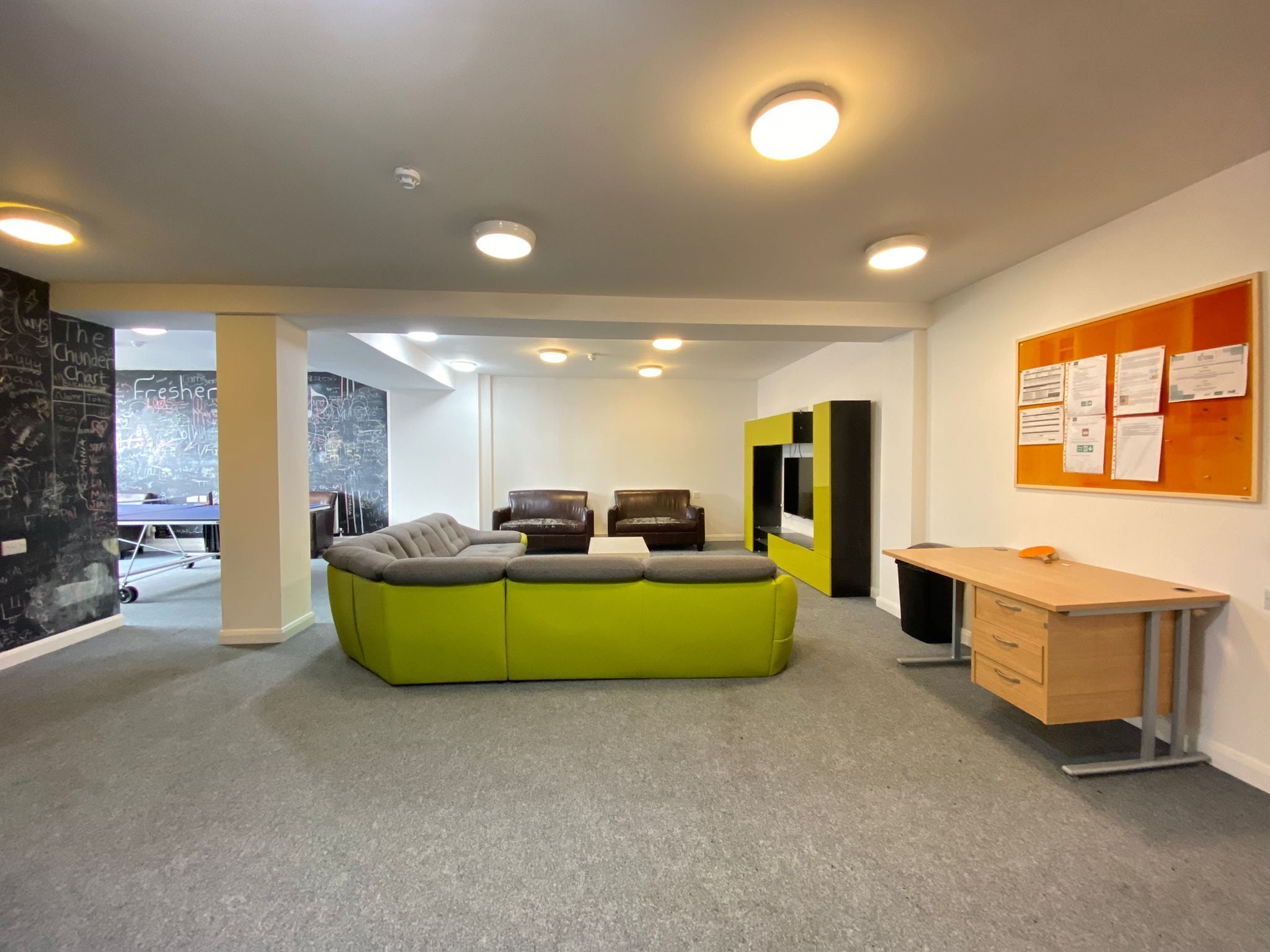 Room London Road in High Wycombe