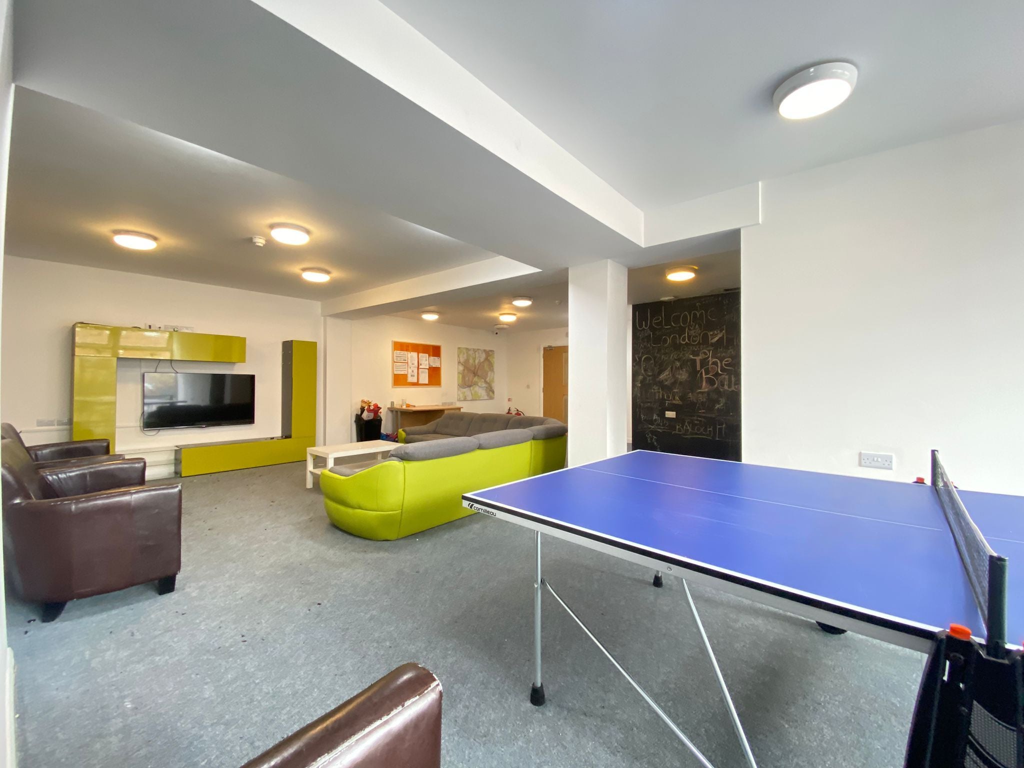 Room London Road in High Wycombe