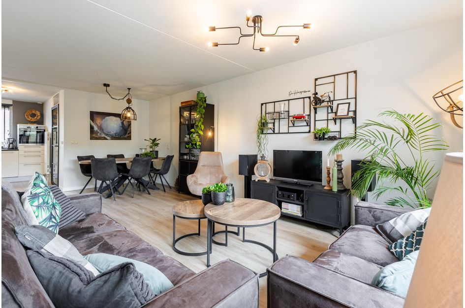 Hoekwoning te koop: Breedewaij 64, Hardinxveld-Giessendam