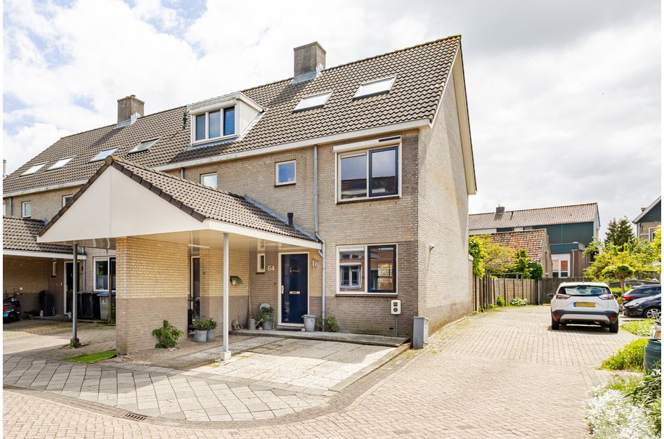 Huis Breedewaij 64 in Hardinxveld-Giessendam