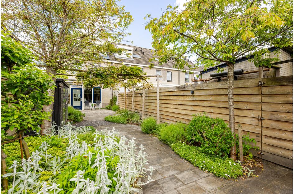 Hoekwoning te koop: Breedewaij 64, Hardinxveld-Giessendam