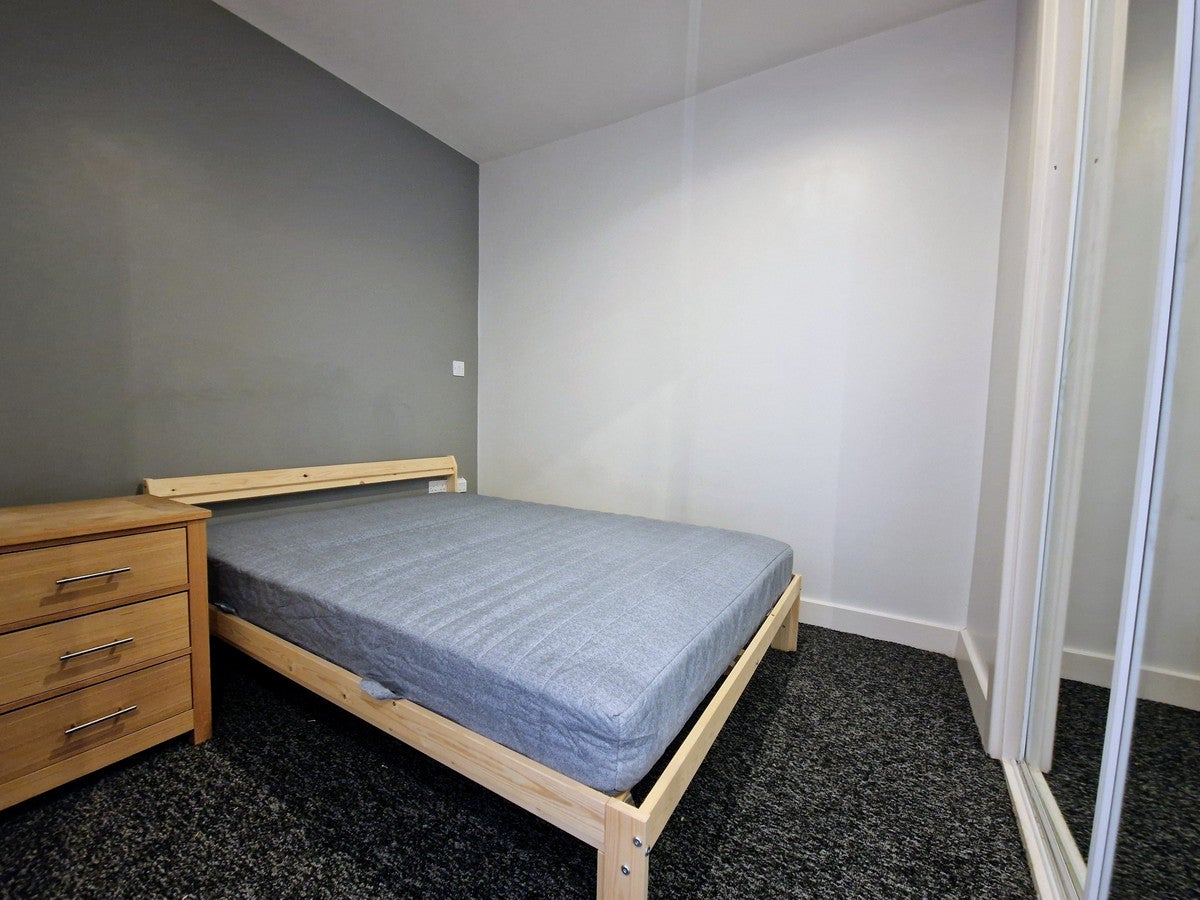 Flat Clive Passage in Birmingham