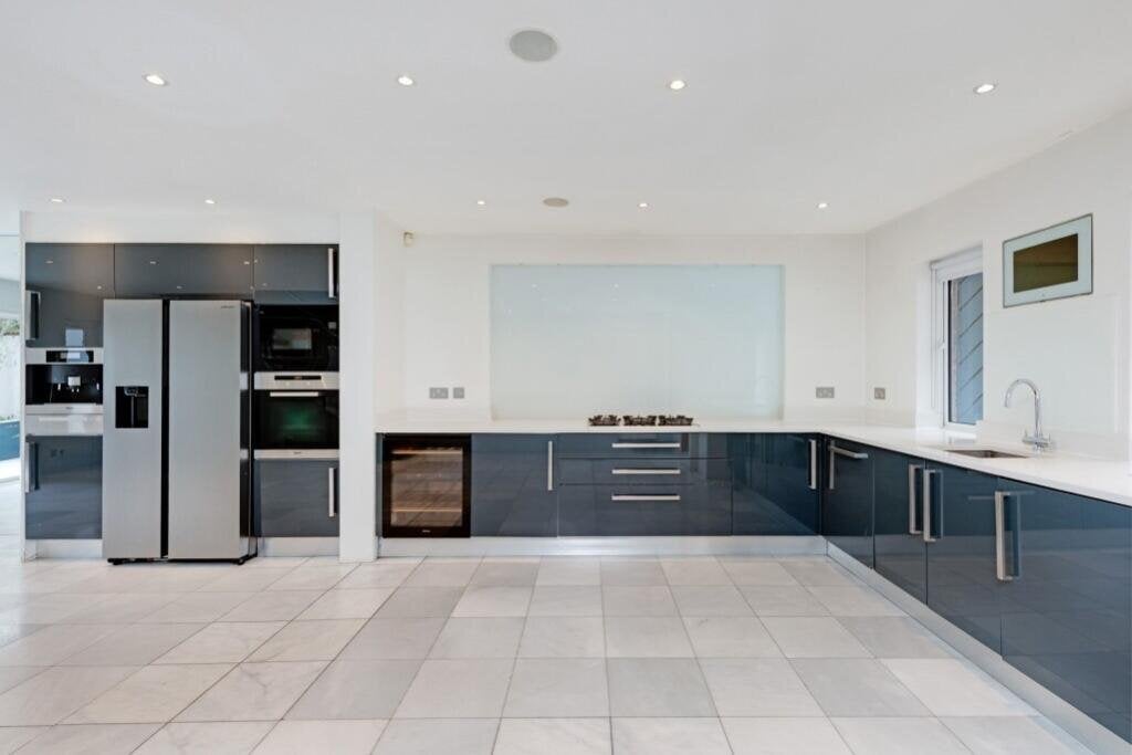 House Spencer Walk in Greater London