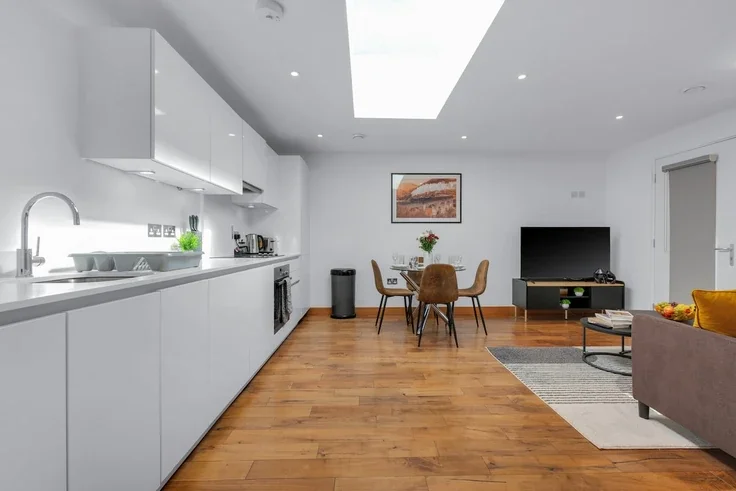 Flat Diss Street in Greater London