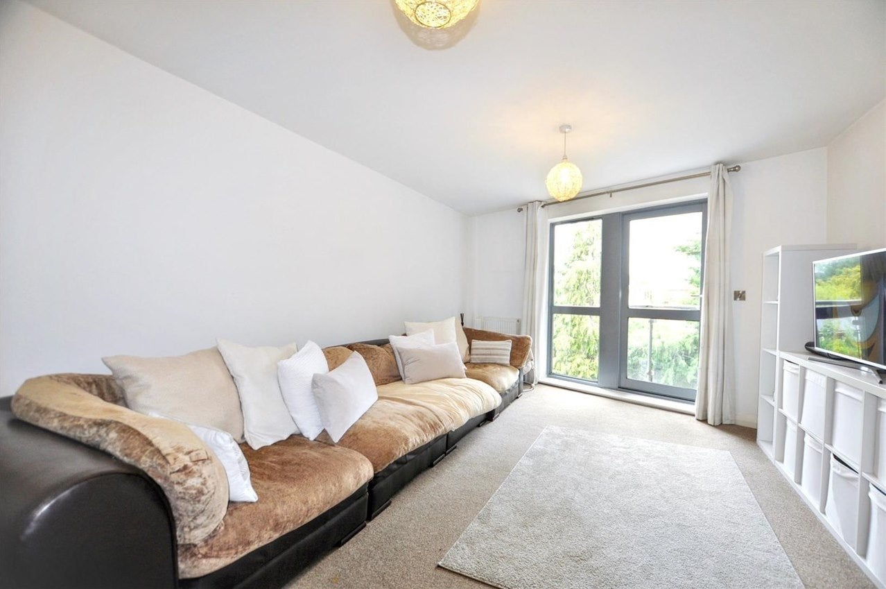 Flat Shrublands Close in Chelmsford