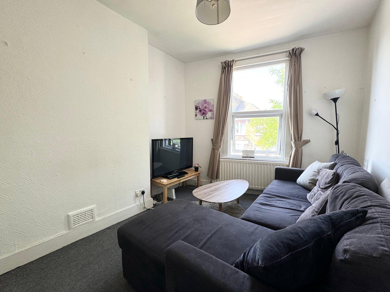 Flat Crayford Road in Greater London