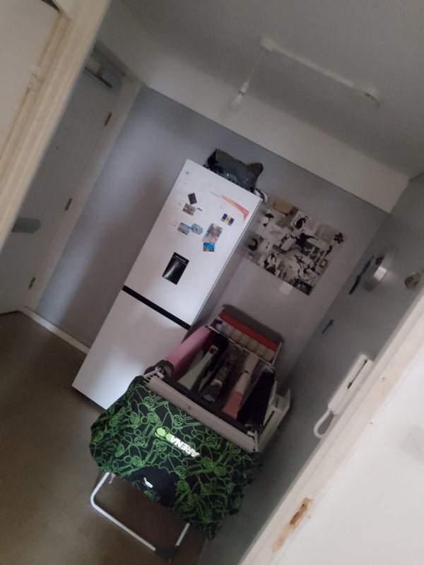 Room Rodenhurst Road in Greater London