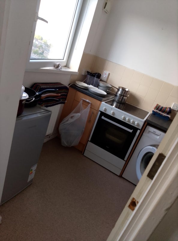 Flat Rodenhurst Road in Greater London