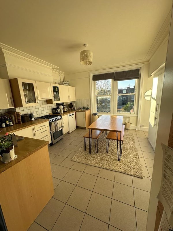 Room Burgoyne Road in Greater London