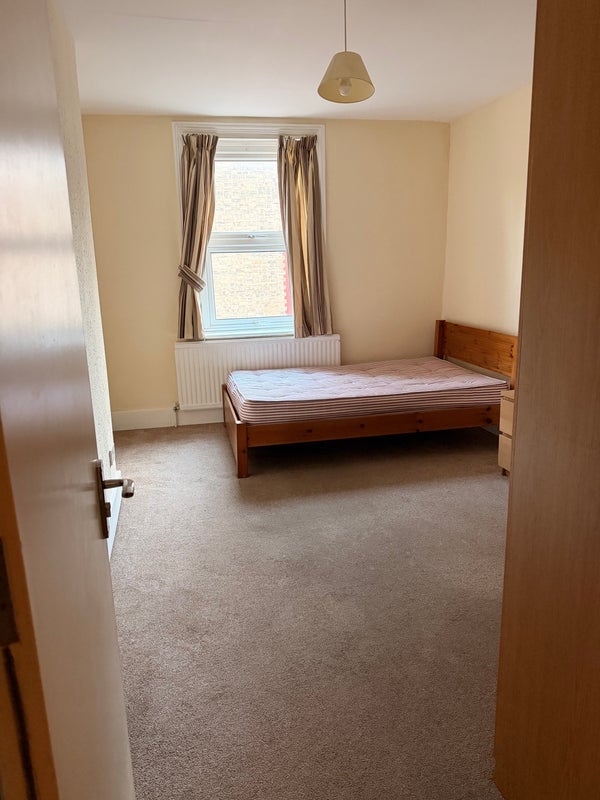 Room Coleridge Road in Greater London