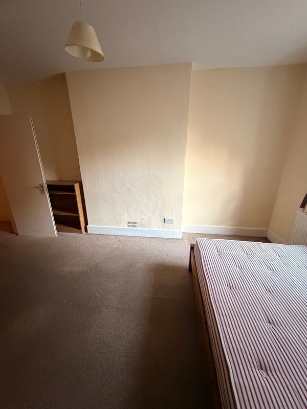 Room Coleridge Road in Greater London