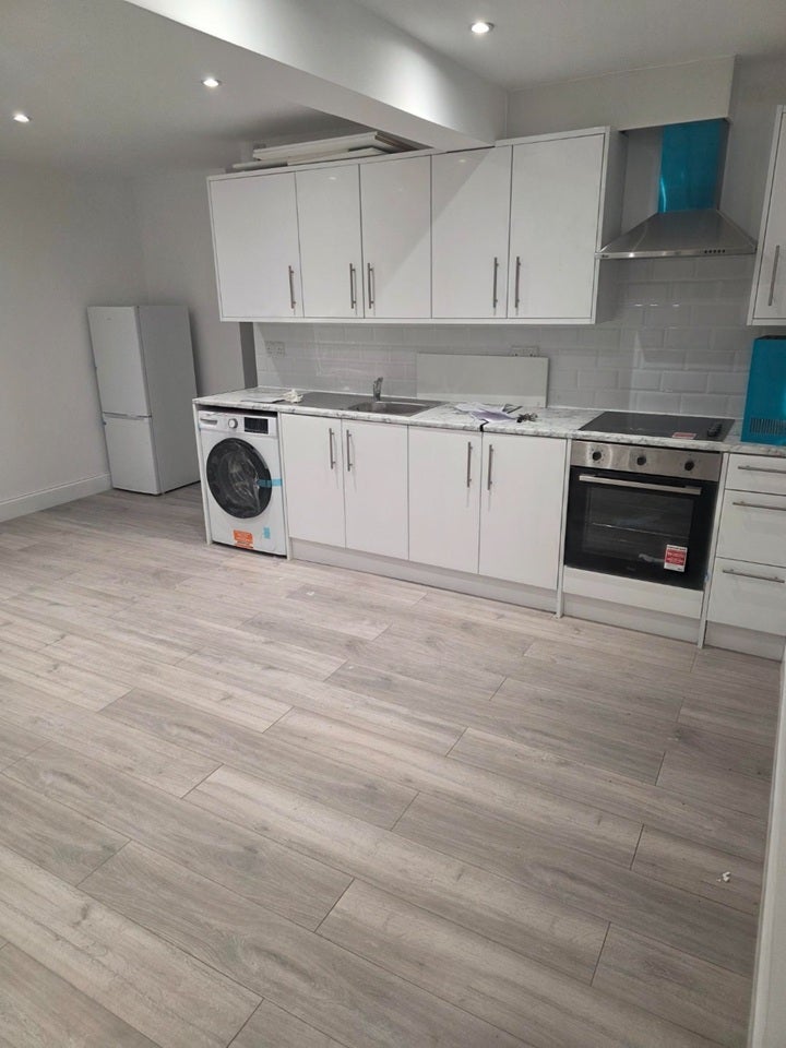 Flat Mottingham Road in Greater London