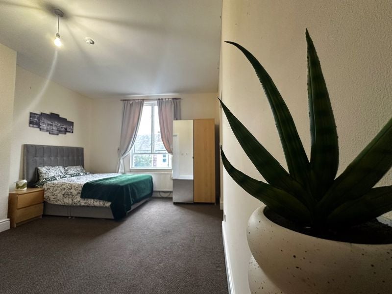 Room Derwent Square in Liverpool
