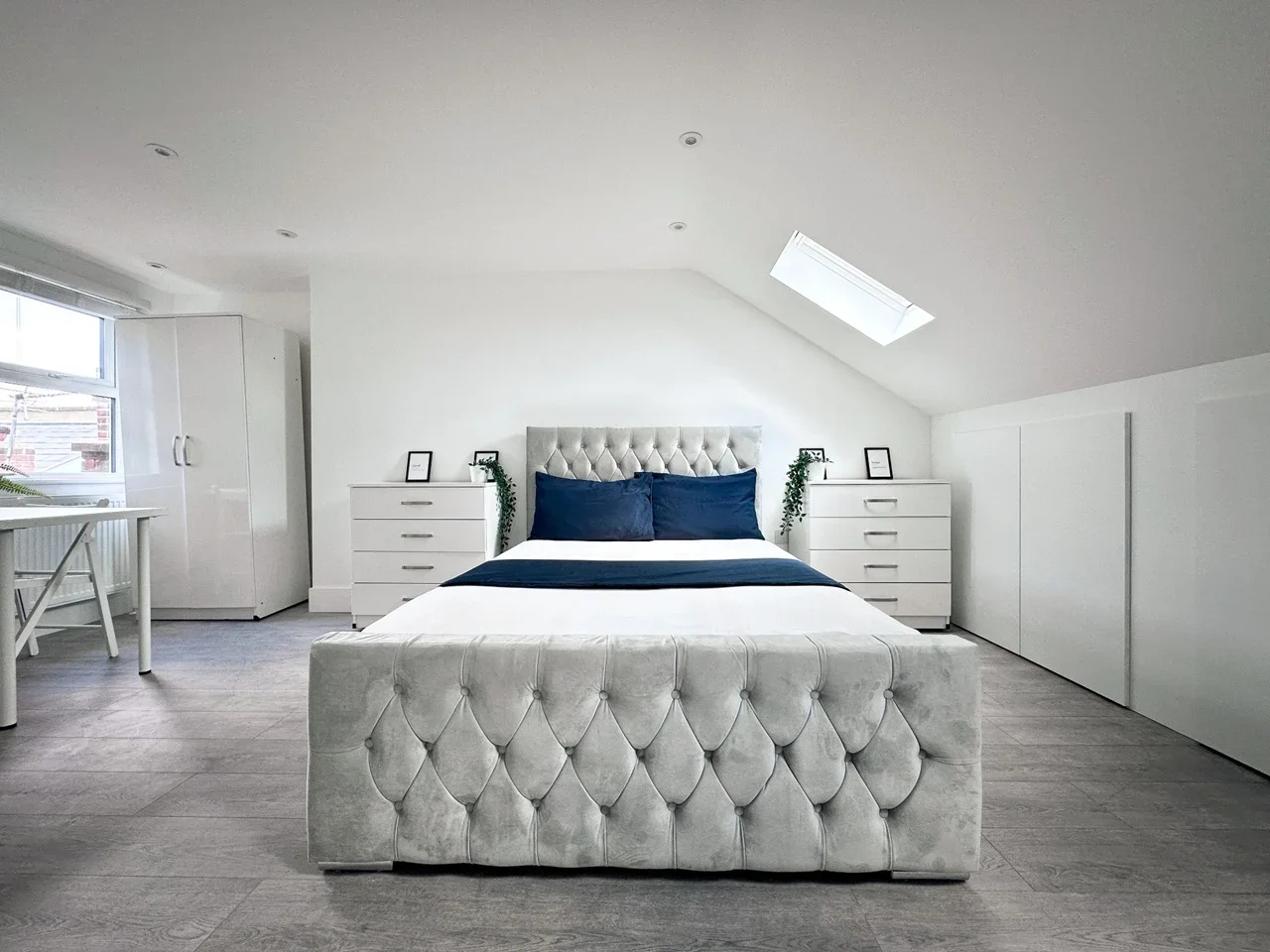 Room Odessa Road in Greater London