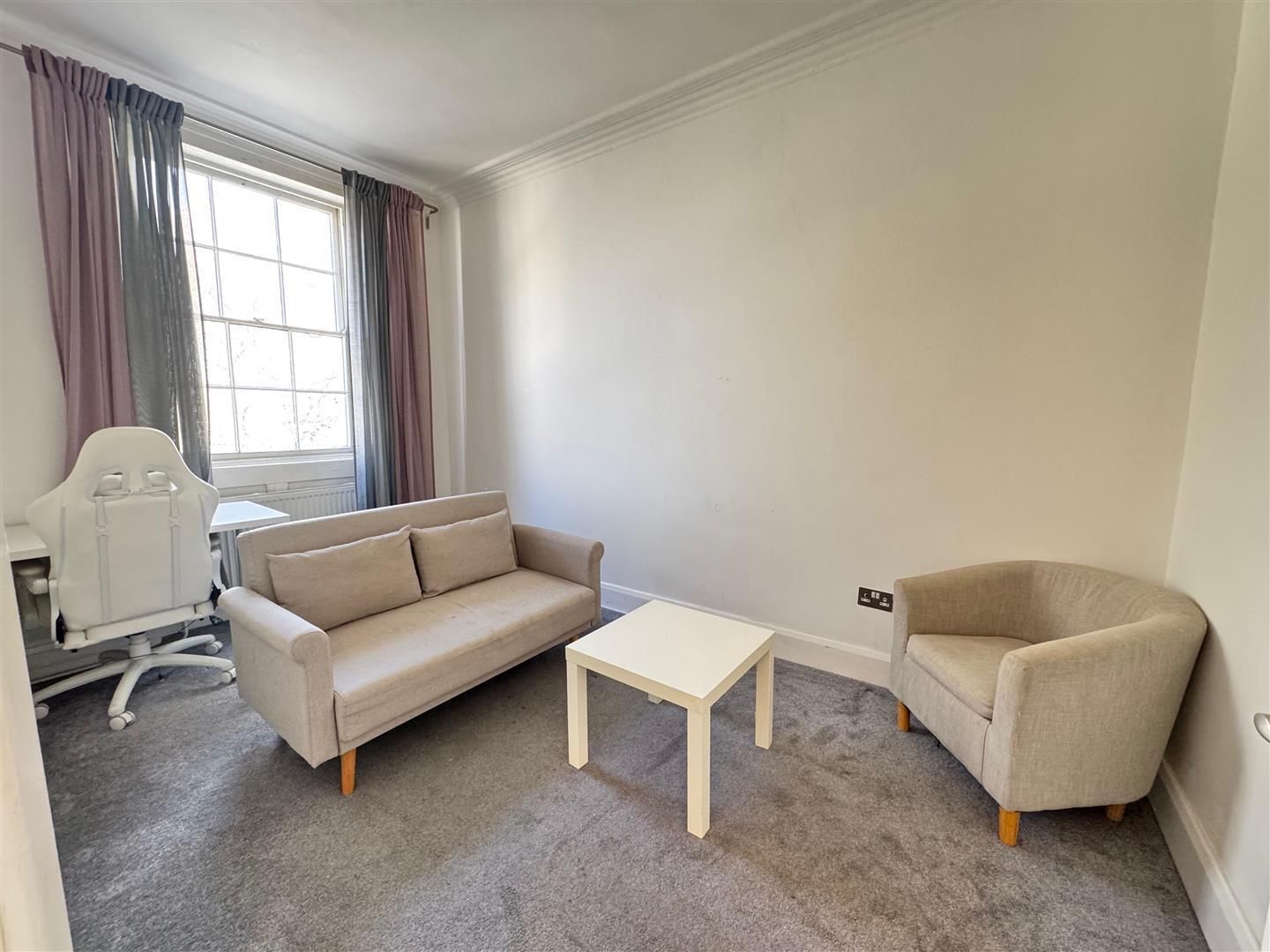 Flat Bunning Way in Greater London