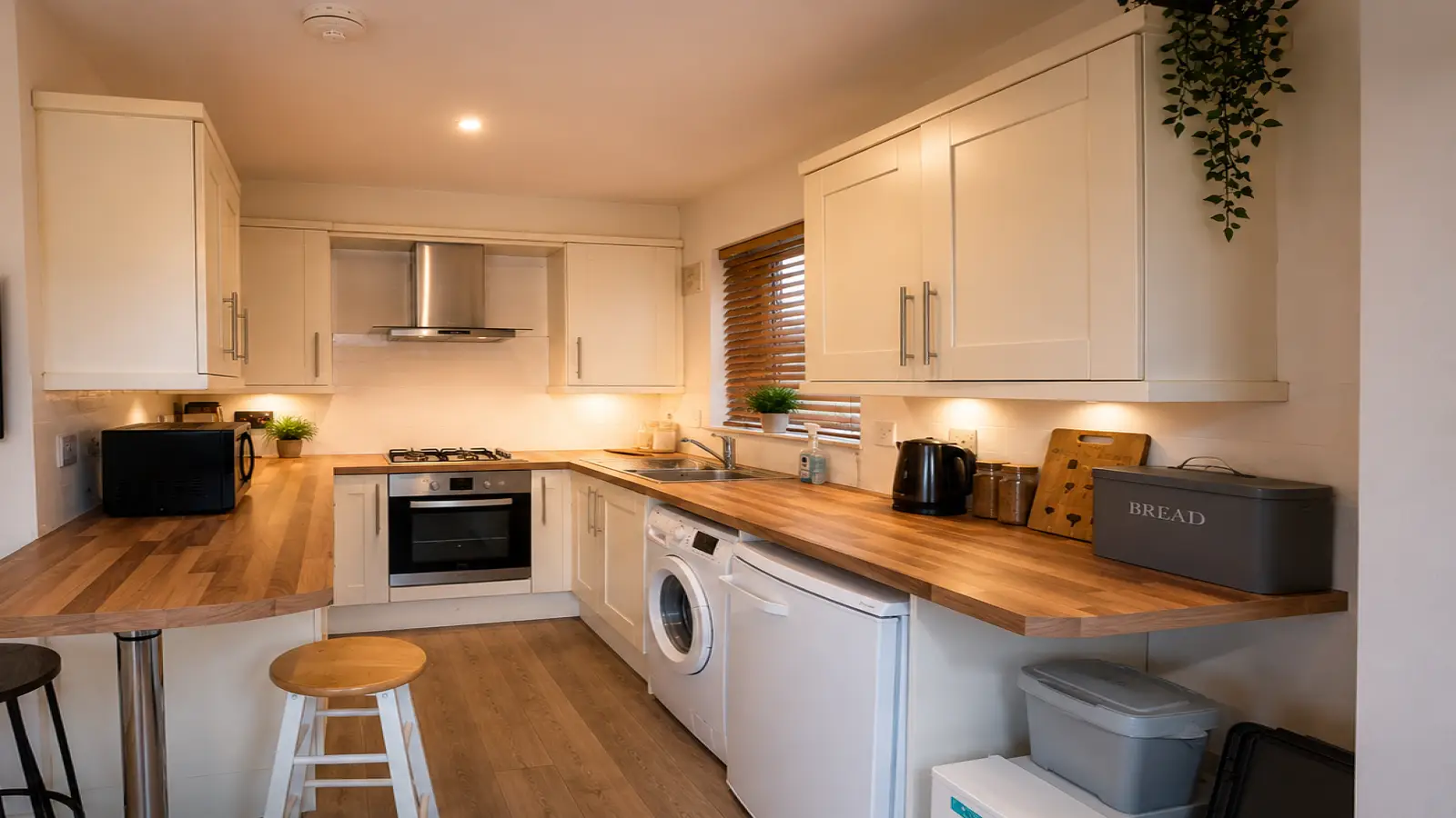 Flat Carnwath Road in Greater London
