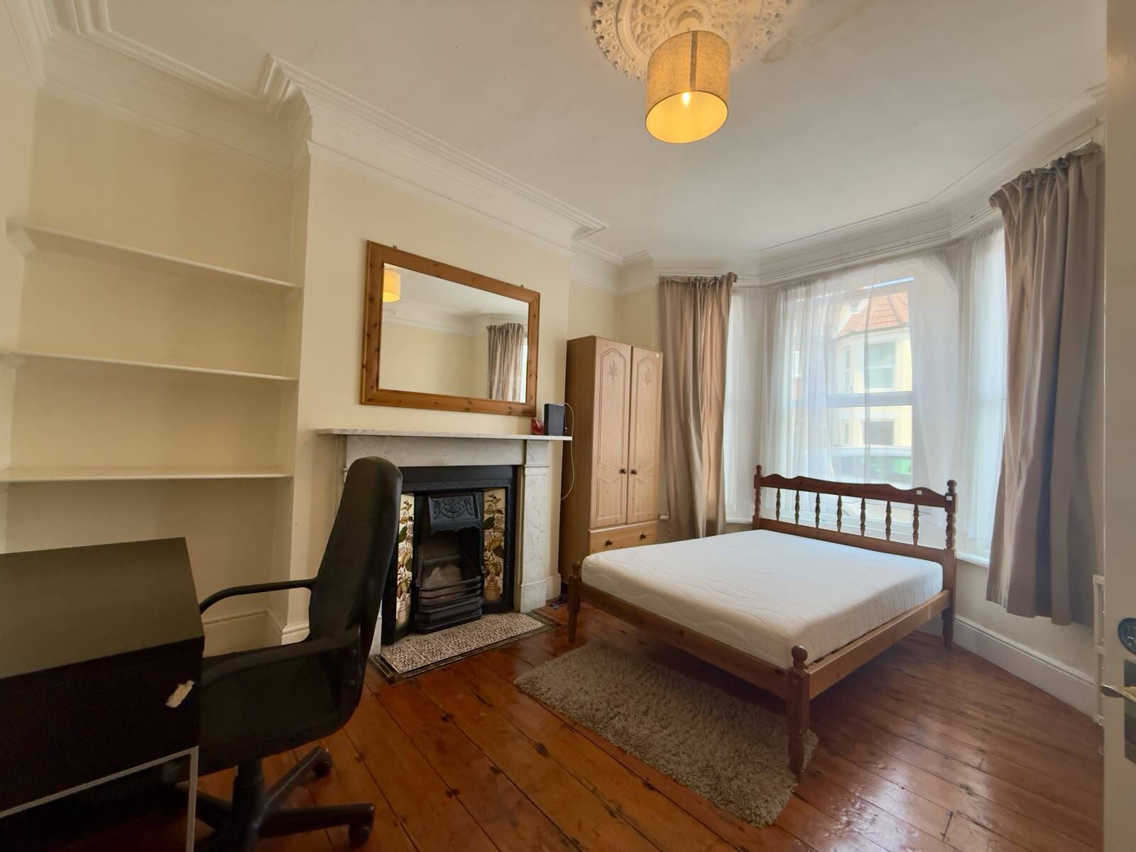 Room Thackeray Road in Southampton