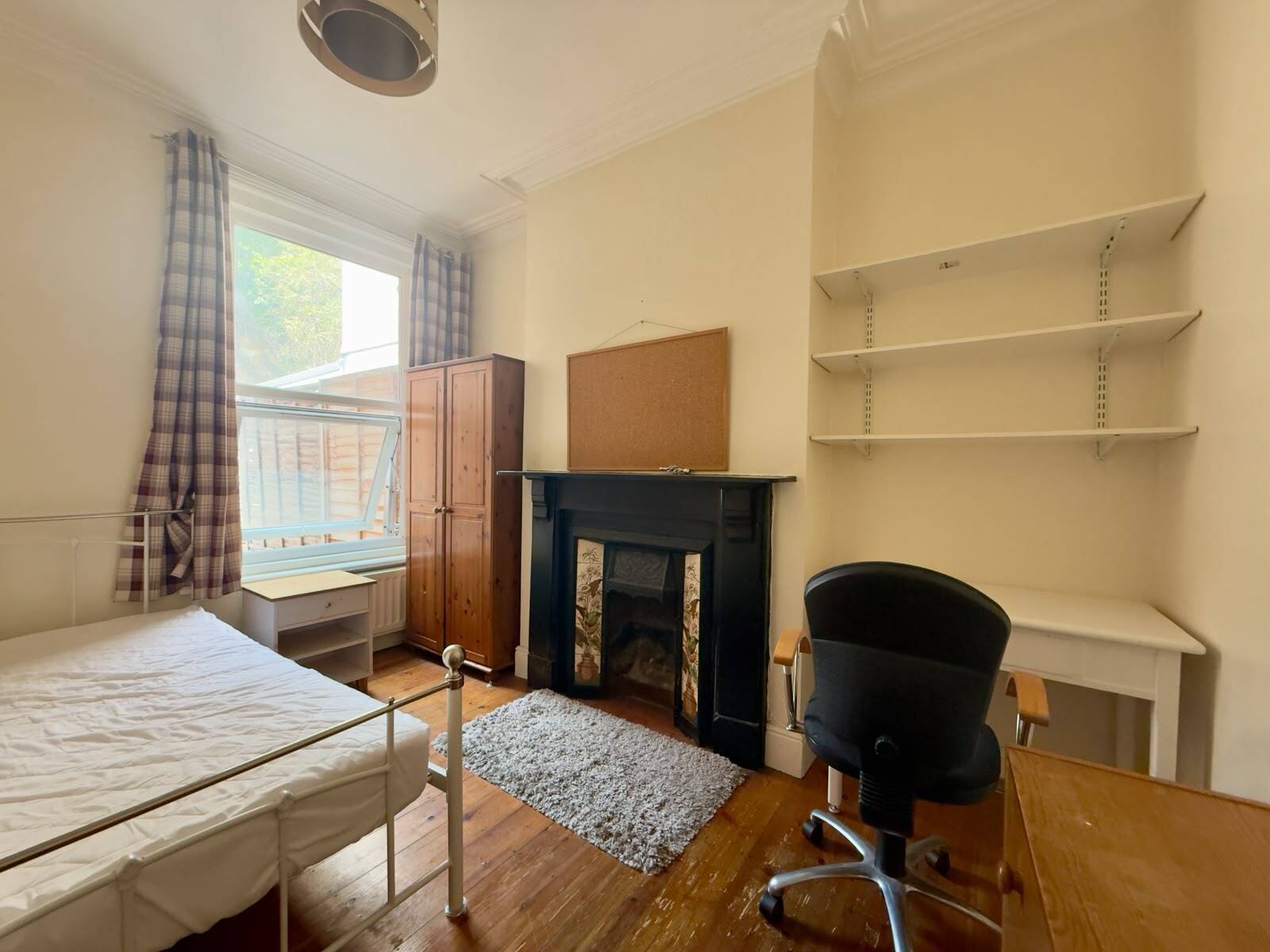 Room Thackeray Road in Southampton