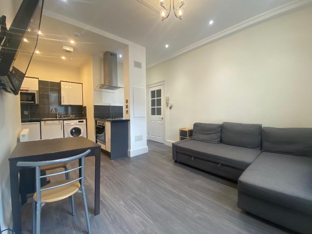 Flat New Mart Road in City of Edinburgh
