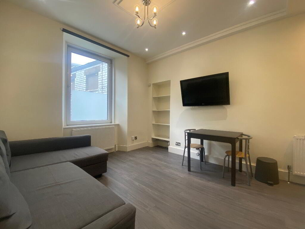 Flat New Mart Road in City of Edinburgh